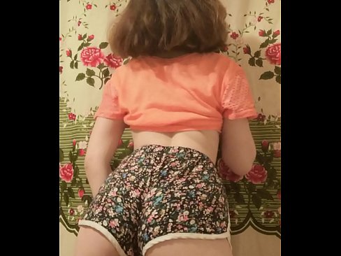 ❤️ Szexi fiatal csaj vetkőzteti le a rövidnadrágját a kamera előtt. ❤️❌ Szex at hu.com-porn-hat.ru
